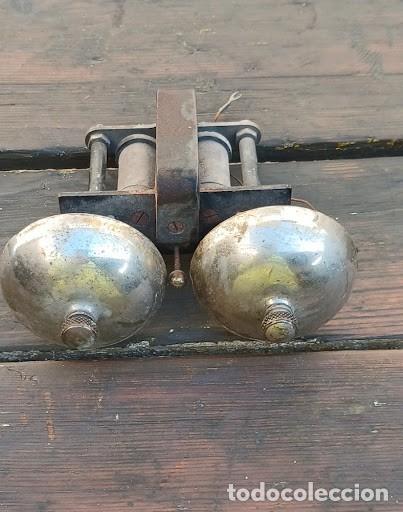 Antig&uuml;edades: Mecanismo Antiguo de Timbre / Avisador de Doble Campana y Bobinas (Telefon&iacute;a / Industria)