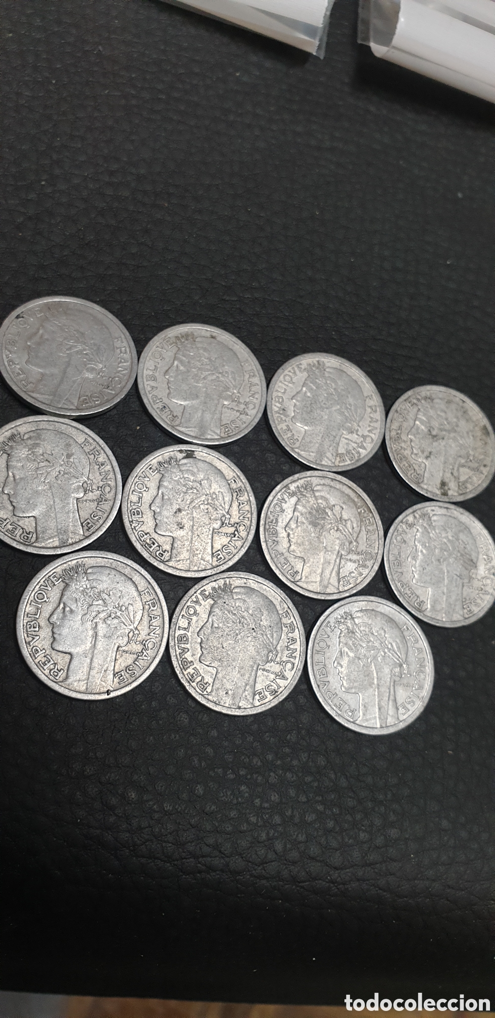 Antig&uuml;edades: francos franceses con dise&ntilde;o de Alexandre Morlon