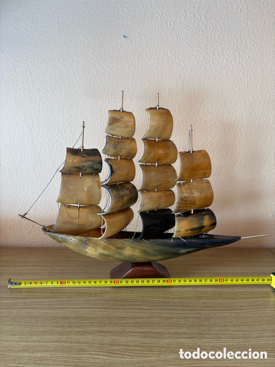Antig&uuml;edades: Maqueta barco velero artesanal de asta / cuerno pulido vintage 48 cm