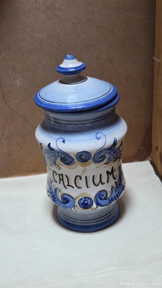 Antig&uuml;edades: tarro de famacia antiguo