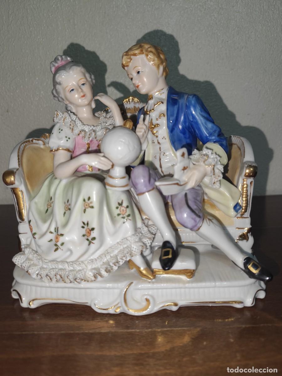 Antig&uuml;edades: Figura de Porcelana Japonesa Vintage - Pareja Enamorada