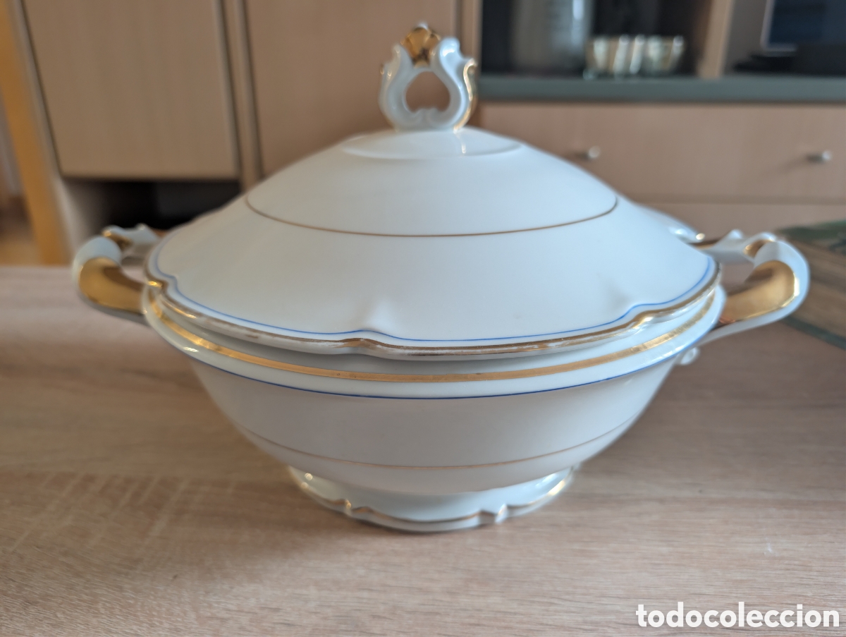 Antig&uuml;edades: Sopera de porcelana blanca esmaltada