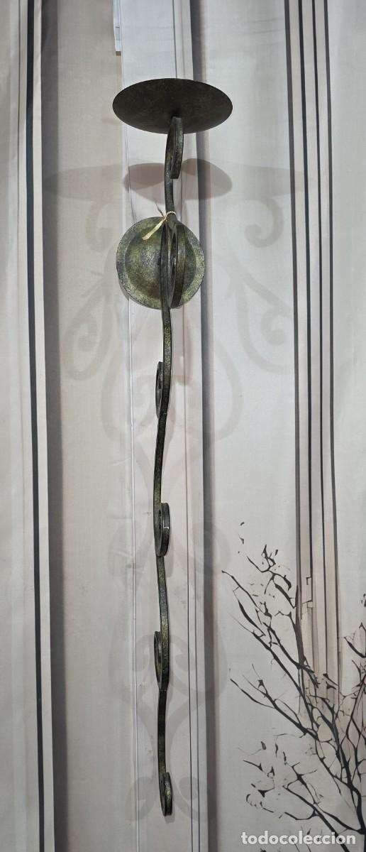 Antig&uuml;edades: Aplique o portavelas de pared de hierro forjado