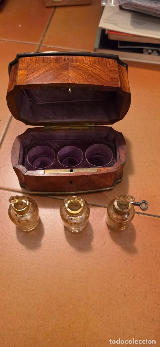 Antig&uuml;edades: Preciosa caha perfumes antigua