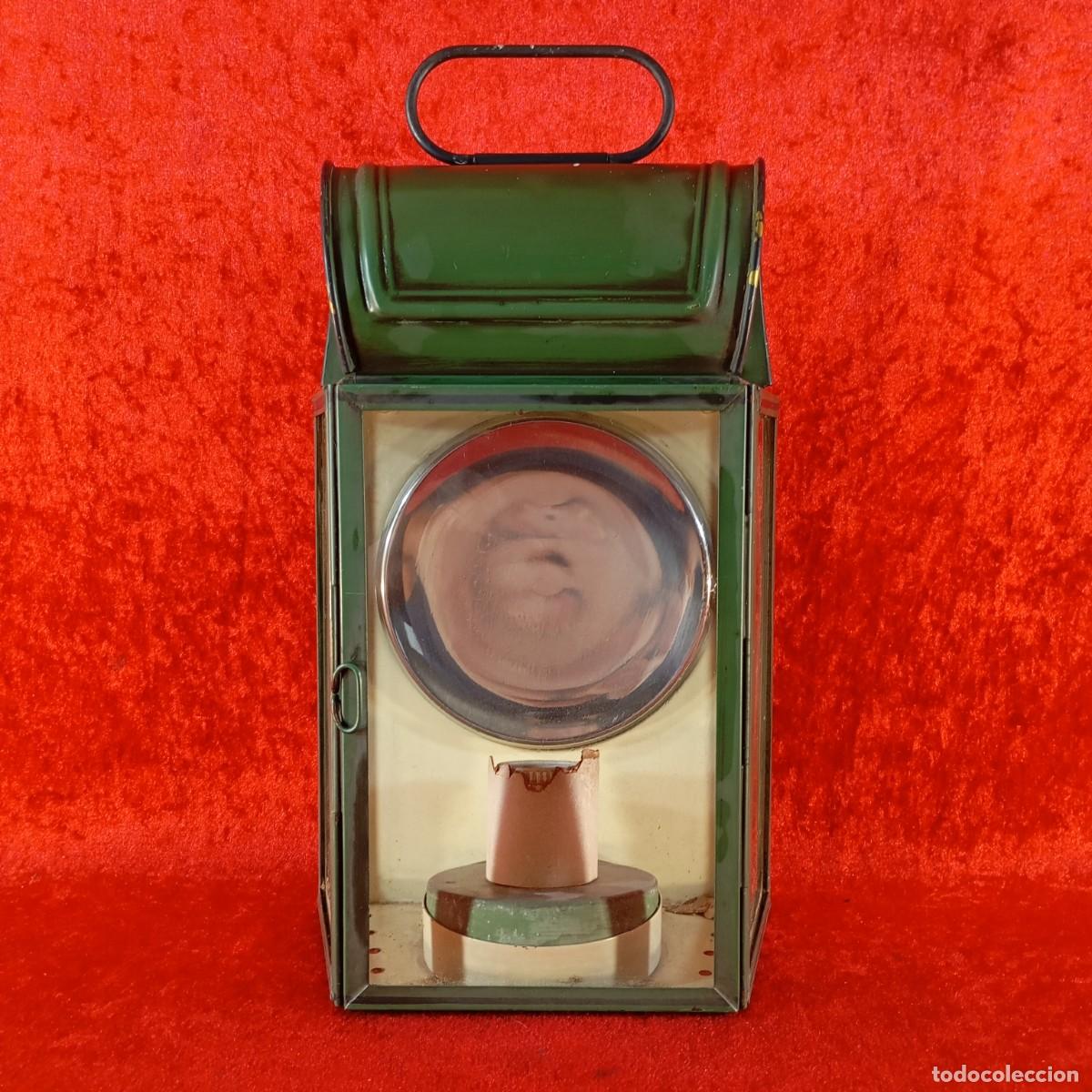 Antig&uuml;edades: ANTIGUA LINTERNA DE MANO - METALICA PINTADA EN VERDE - USO EN FERROCARRILES - 20 CM X 36 CM DE ALTO