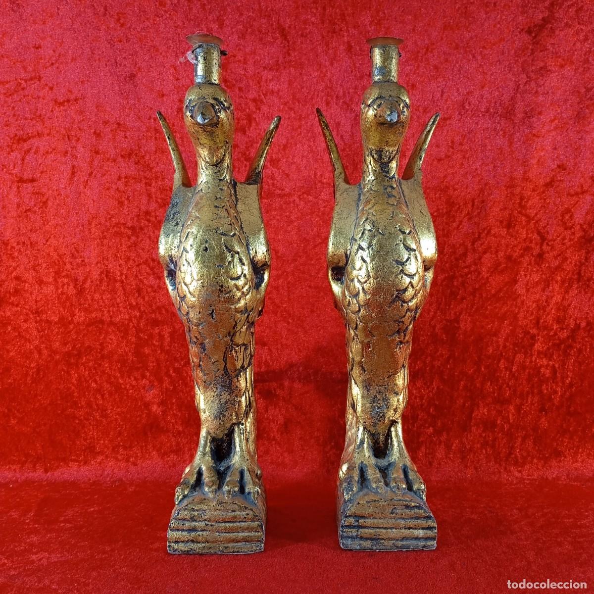 Antig&uuml;edades: ANTIGUO PAR DE CANDELABROS - FAB. EN METAL MACIZO DORADO - FORMA DE AVE - SIGLO XX - 43 CM DE ALTO