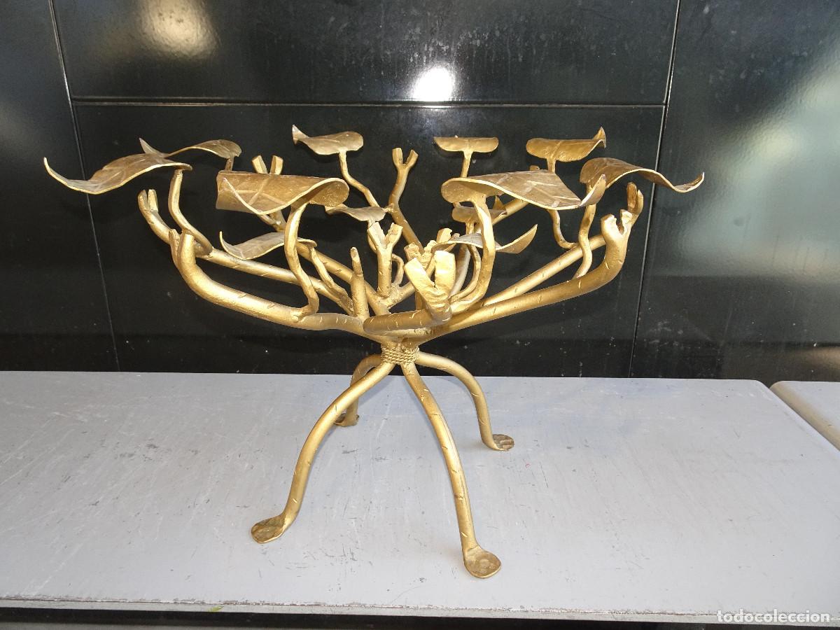 Antig&uuml;edades: Base de mesa de centro Hollywood Regency en hierro dorado - Motivos vegetales y follaje (A&ntilde;os 70)