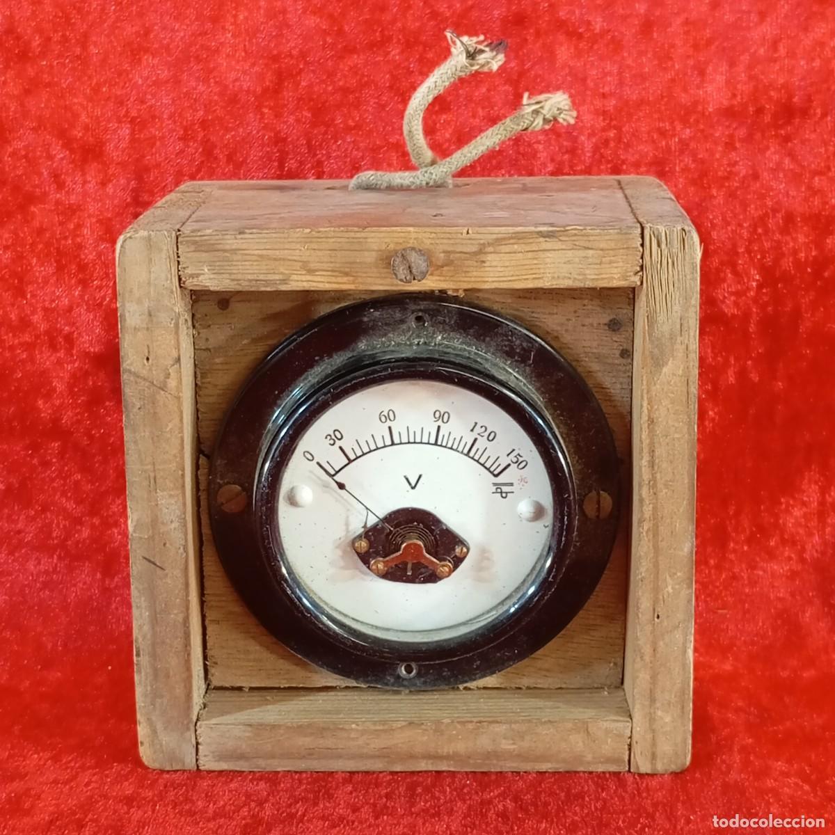 Antig&uuml;edades: ANTIGUO VOL&Iacute;METRO ANAL&Oacute;GICO - CAJA PROTECTORA DE MADERA - 1920'S - 9,8 X 9,8 CM