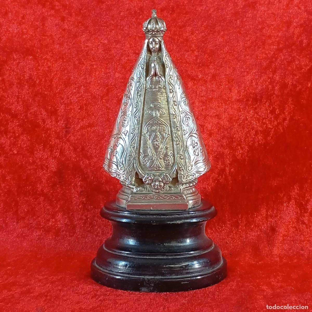 Antig&uuml;edades: ESCULTURA DE NOSSA SENHORA APARECIDA - METAL CON EFECTO ENVEJECIDO - SIGLO XX - 17 CM DE ALTO