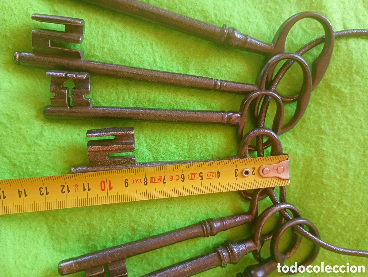Antig&uuml;edades: 7 llaves antiguas de forja. - Foto 3