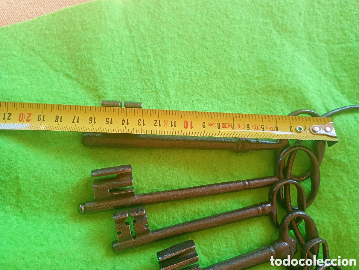 Antig&uuml;edades: 7 llaves antiguas de forja. - Foto 4