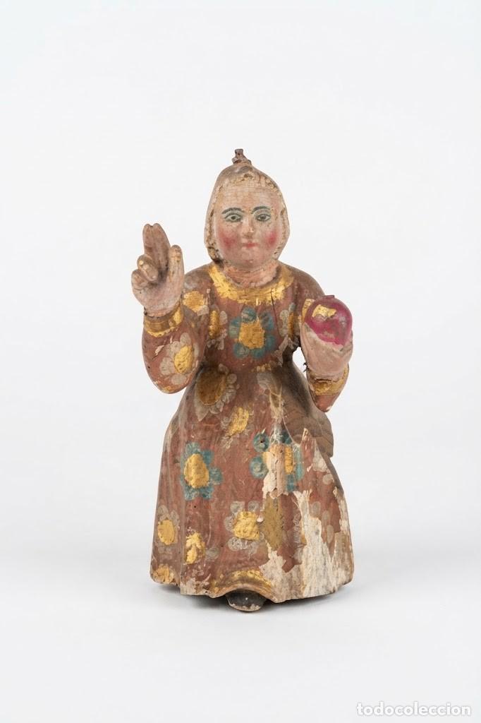Antig&uuml;edades: FIGURA TALLADA EN MADERA POLICROMADA Y DORADA &ndash; NI&Ntilde;O BENDICIENDO CON ORBE &ndash; S. XVIII-XIX -16 cm-