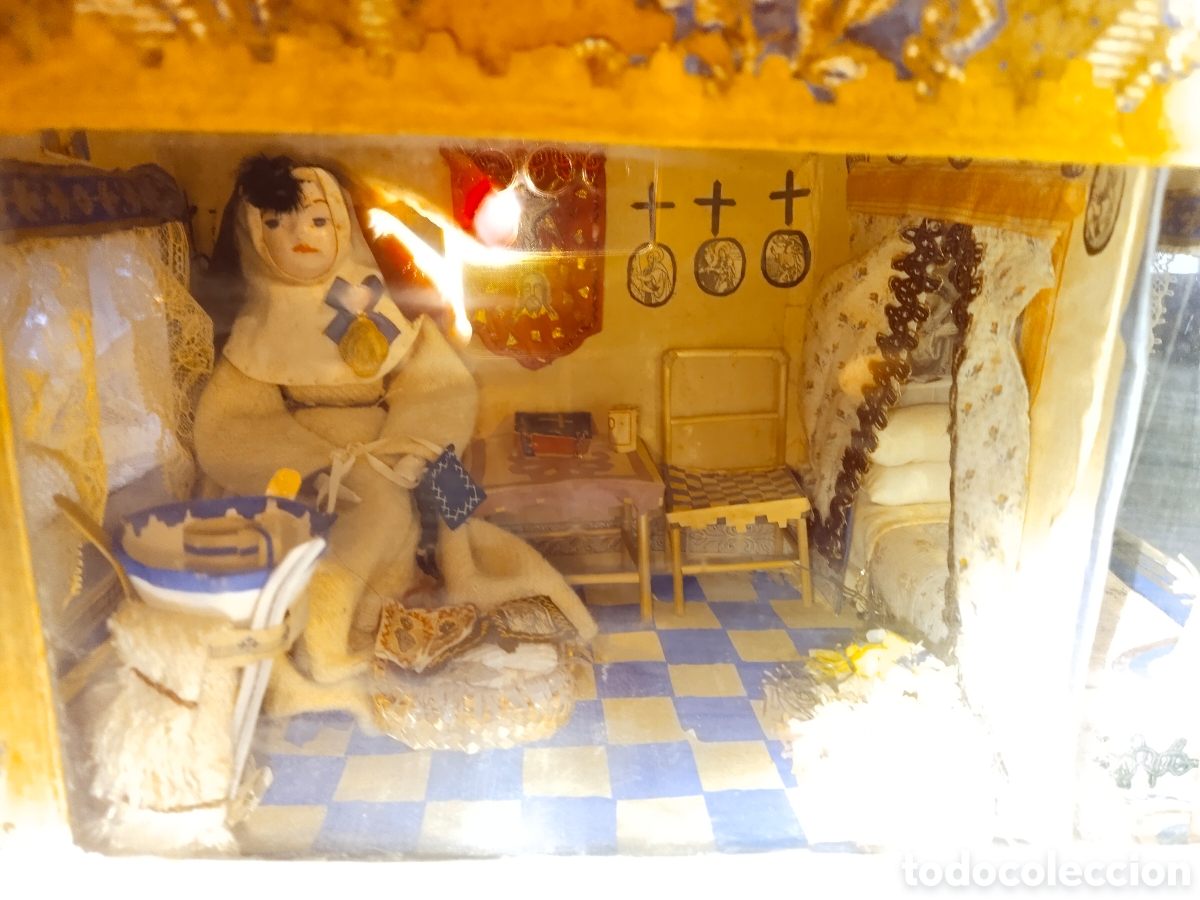 Antig&uuml;edades: Diorama de celda de monja en vitrina(c.1860) - Foto 3