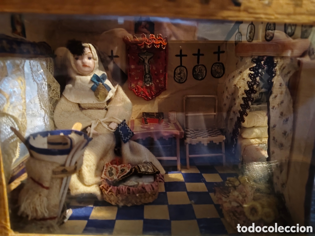 Antig&uuml;edades: Diorama de celda de monja en vitrina(c.1860) - Foto 4