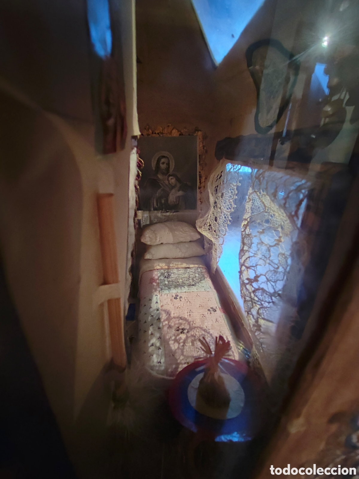 Antig&uuml;edades: Diorama de celda de monja en vitrina(c.1860) - Foto 10