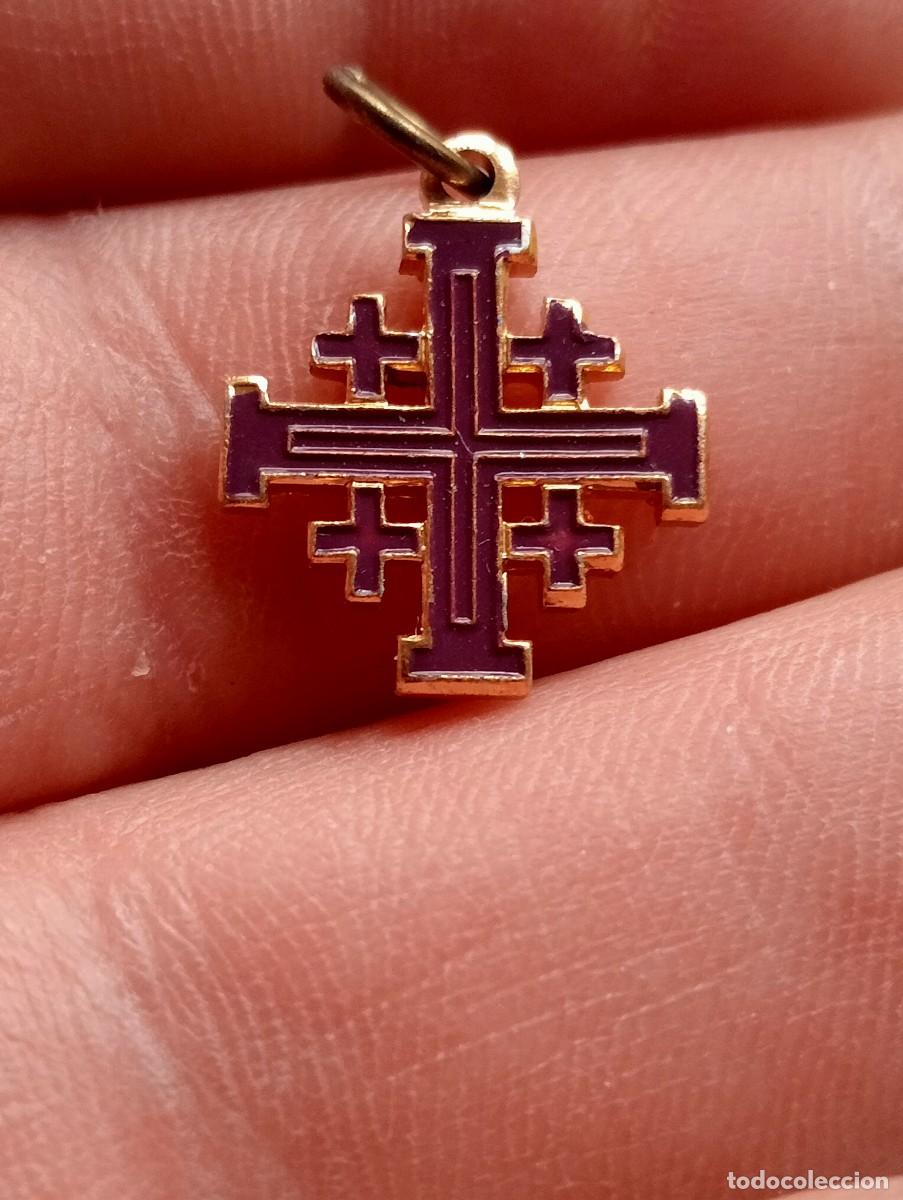 Antig&uuml;edades: MEDALLA CRUZ DE JERUSAL&Eacute;N COFRAD&Iacute;A CABALLEROS SANTO SEPULCRO COLOR MORADO JERUSALEM