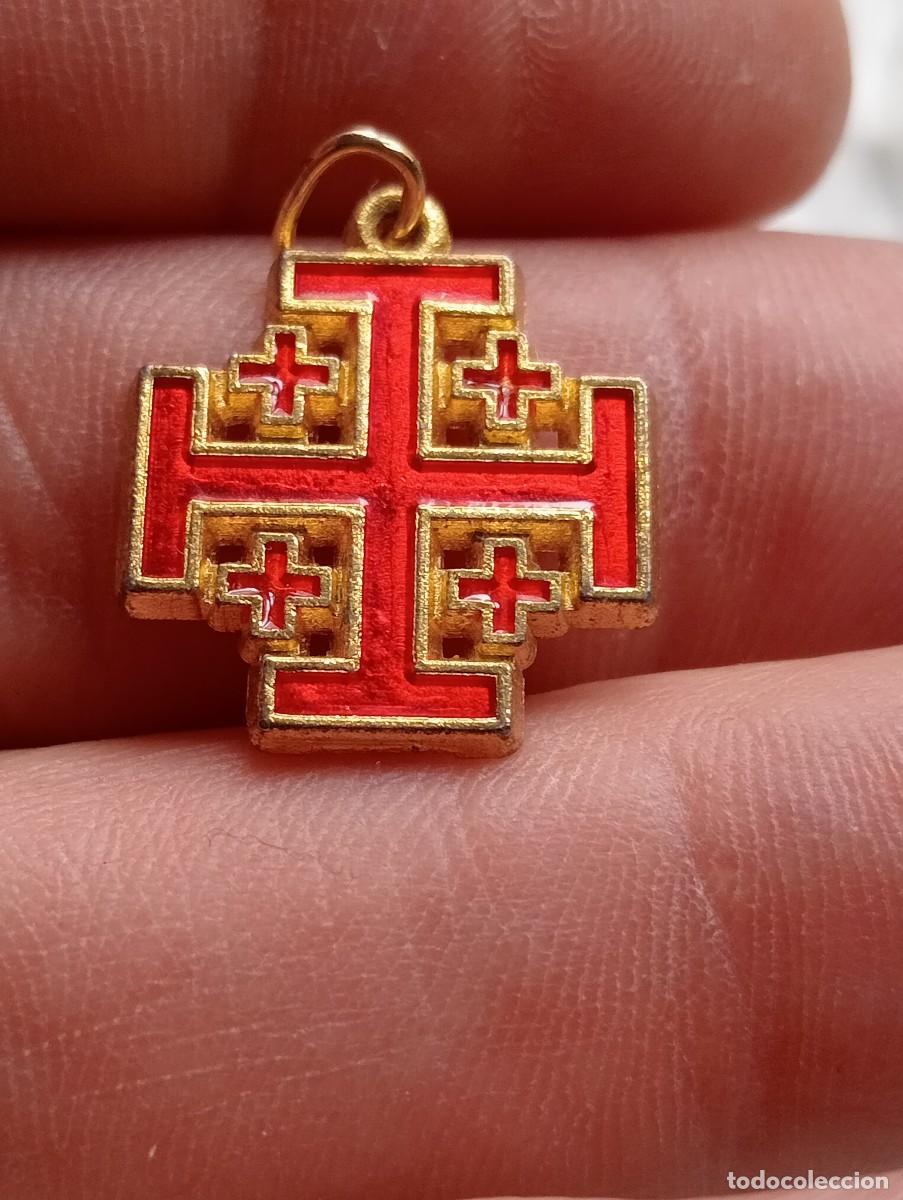 Antig&uuml;edades: MEDALLA CRUZ DE JERUSAL&Eacute;N COFRAD&Iacute;A CABALLEROS SANTO SEPULCRO COLOR ROJO JERUSALEM