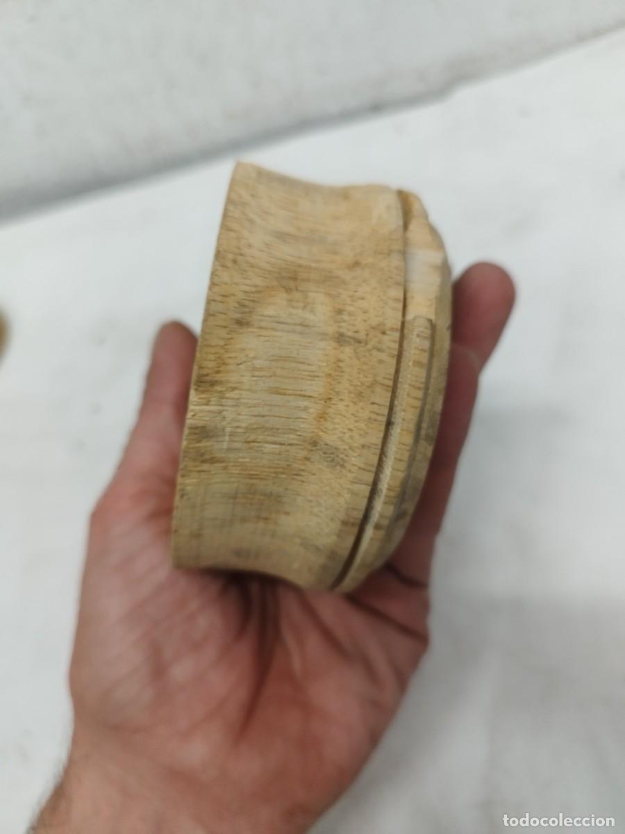 Antig&uuml;edades: Dos antiguas peanas de madera. - Foto 6