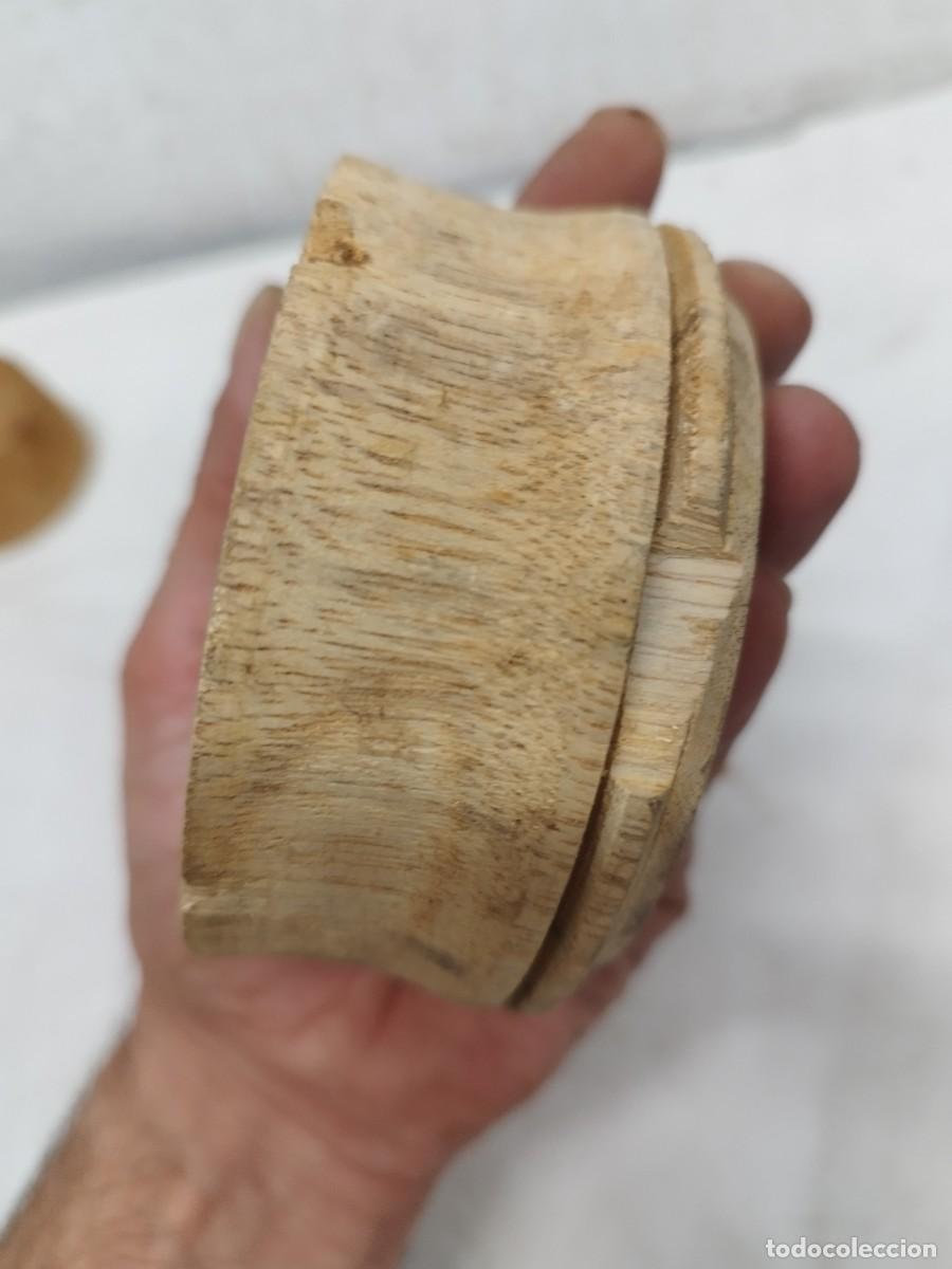 Antig&uuml;edades: Dos antiguas peanas de madera. - Foto 7