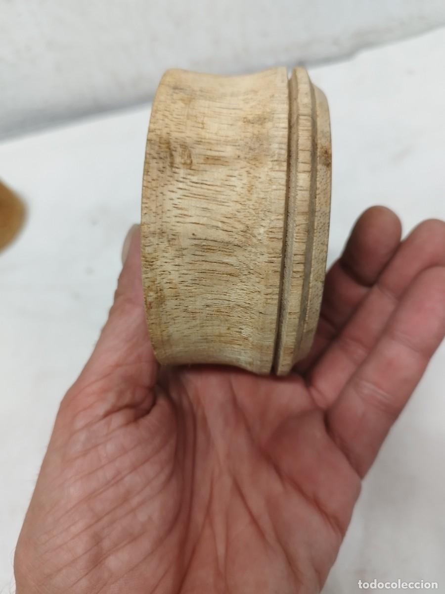 Antig&uuml;edades: Dos antiguas peanas de madera. - Foto 8