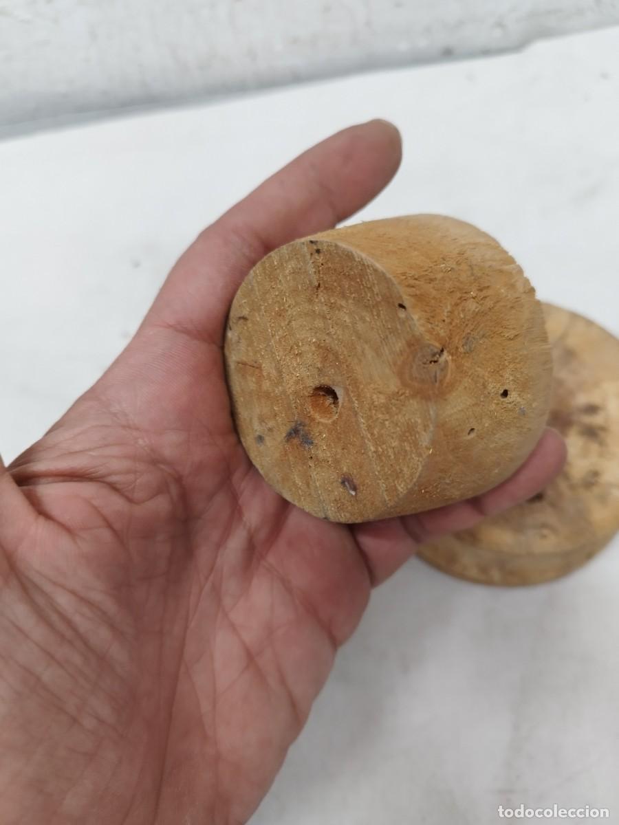Antig&uuml;edades: Dos antiguas peanas de madera. - Foto 10