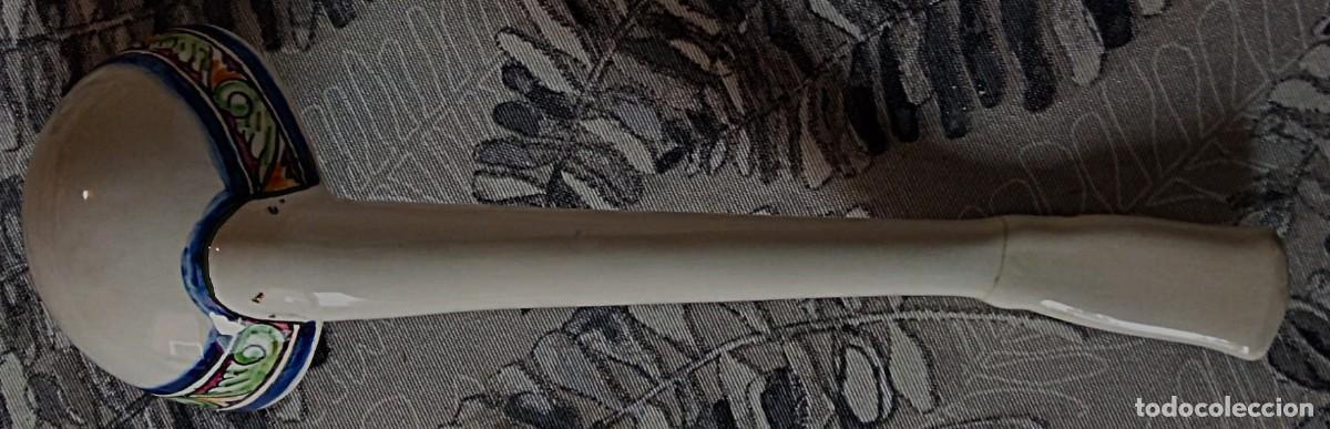Antiquit&eacute;s: Antiguo cuchar&oacute;n / cazo de servir de cer&aacute;mica de &Aacute;gueda (Portugal) - Pintado a mano - Sin marca -