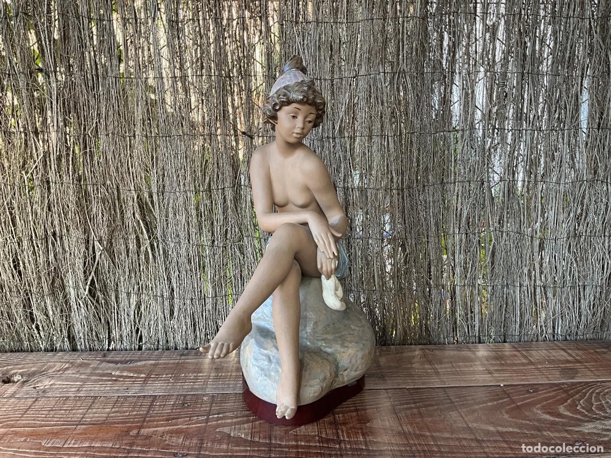 Antig&uuml;edades: FIGURA PORCELANA LLADRO - DESNUDO CON ZAPATILLAS - PIEZA DESCATALOGADA 1988-2013