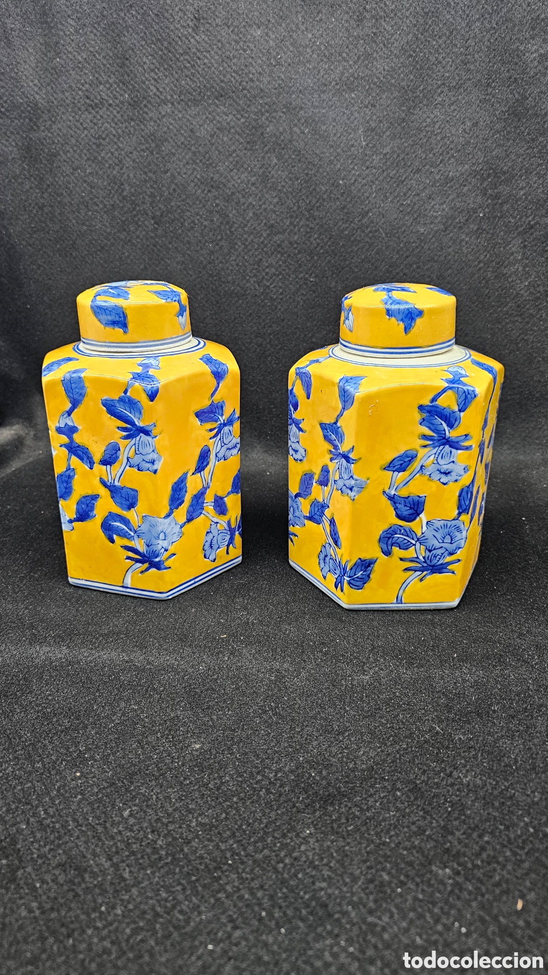 Antiguidades: 2 tibor de porcelana