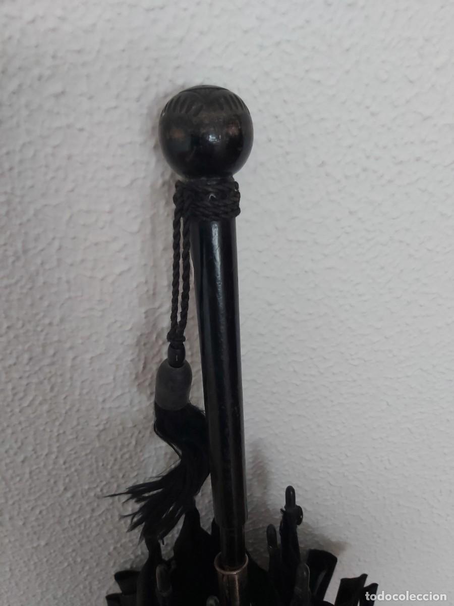Antig&uuml;edades: Sombrilla negra antigua - Foto 2