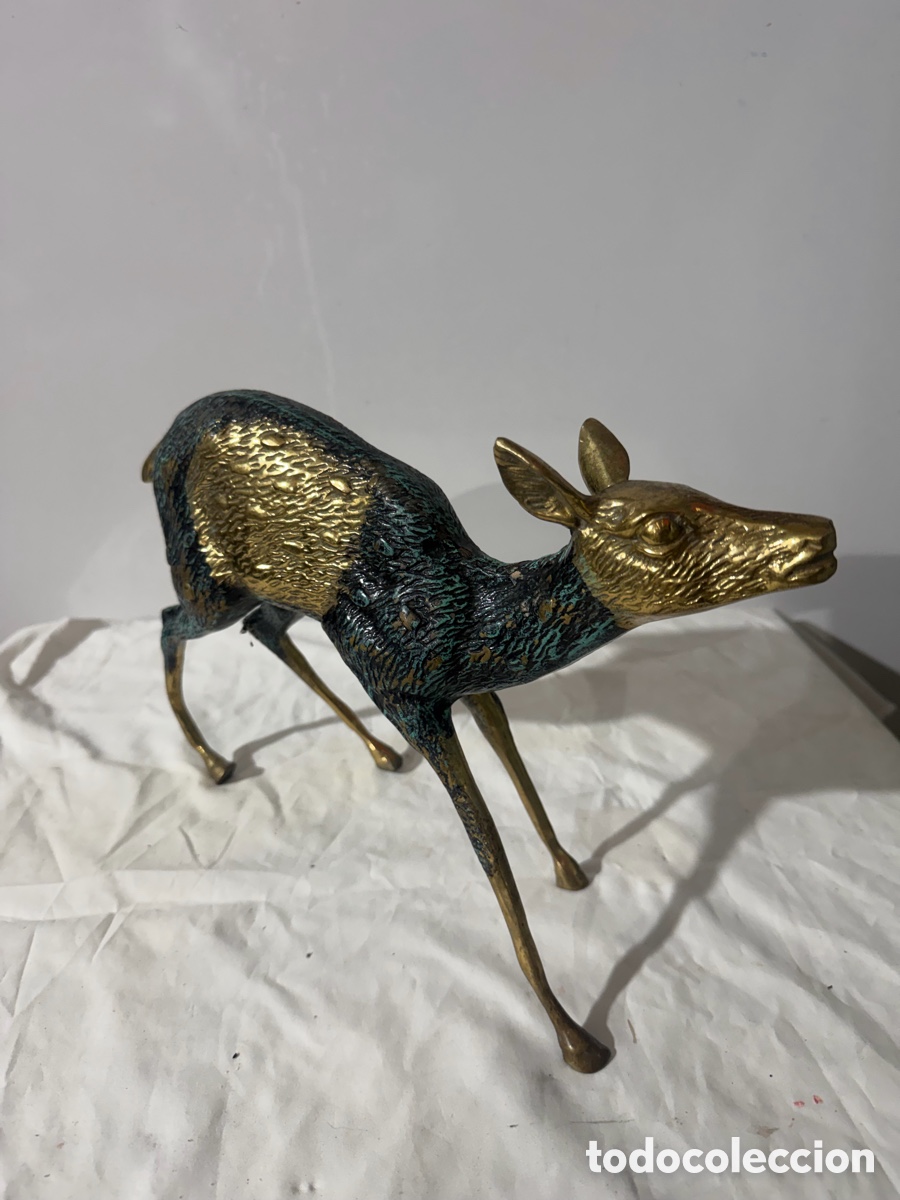 Antiquit&auml;ten: Figura decorativa de ciervo en metal