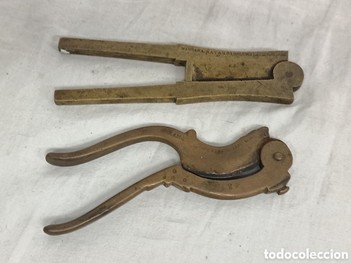 Antig&uuml;edades: X 2 ANTIGUO CORTADOR DE BETEL, ORIGINALES. GRABADOS