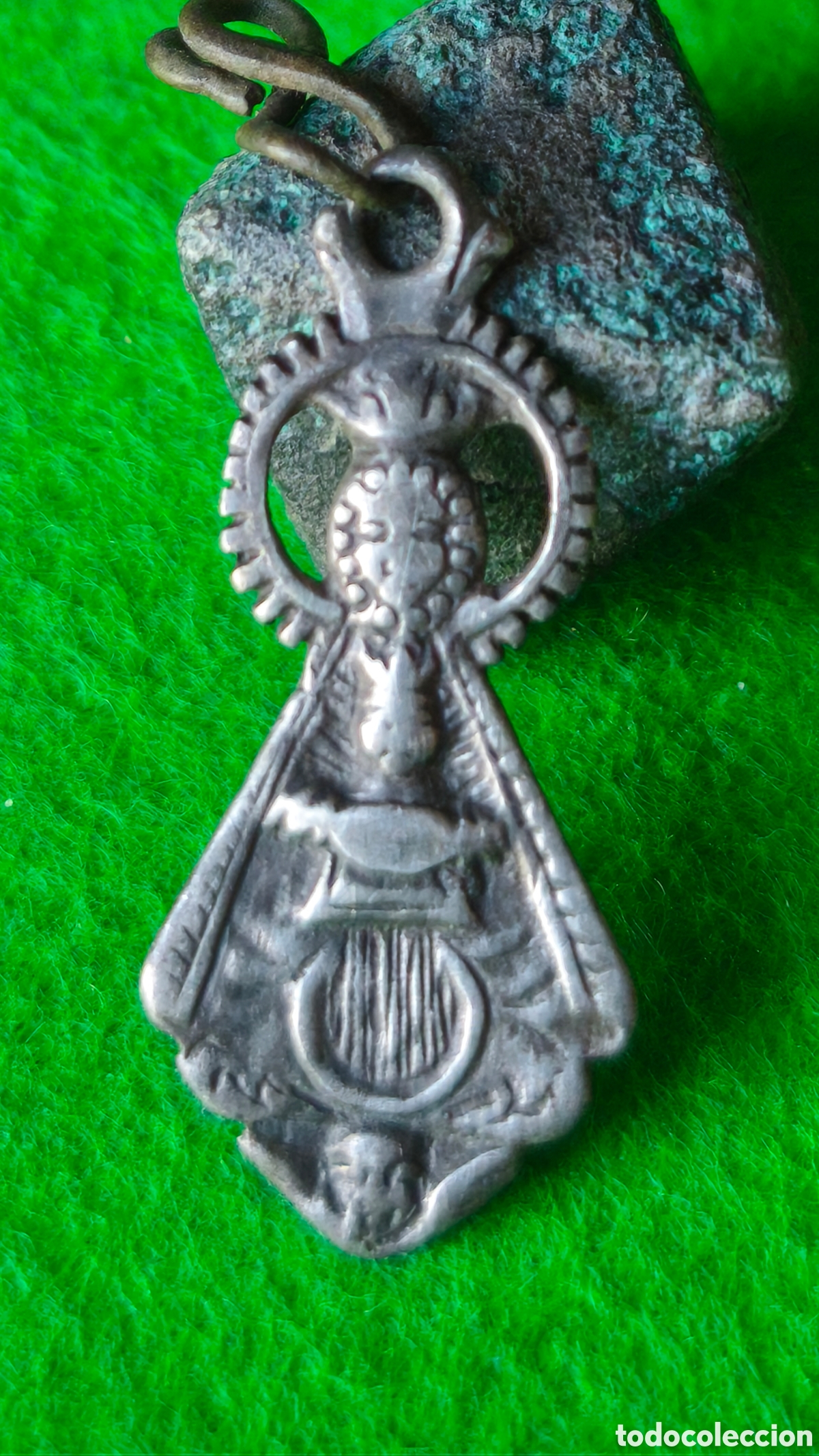 Antig&uuml;edades: MEDALLA DE PLATA DE LA VIRGEN DE NUESTRA SE&Ntilde;ORA DE EL HENAR DE SEGOVIA - S XVII O XVIII