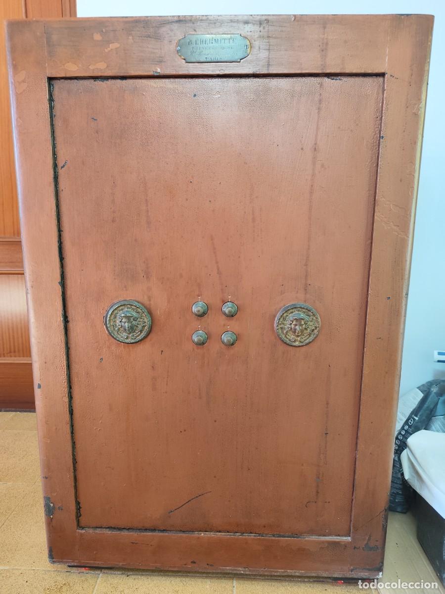 Antig&uuml;edades: Se vende Caja fuerte antigua
