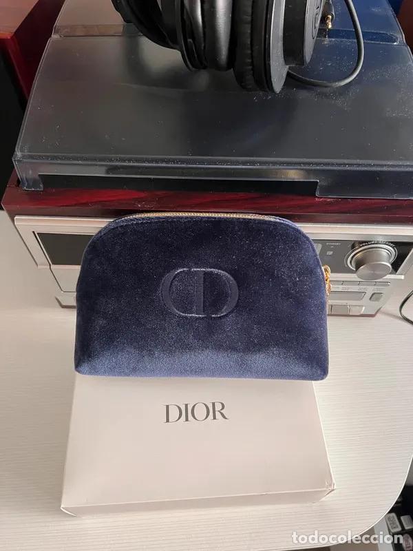 Antig&uuml;edades: Dior Velvet Clutch Navy Blue Logo Detail 90's Retro Chic Elegant Y2K Accessory