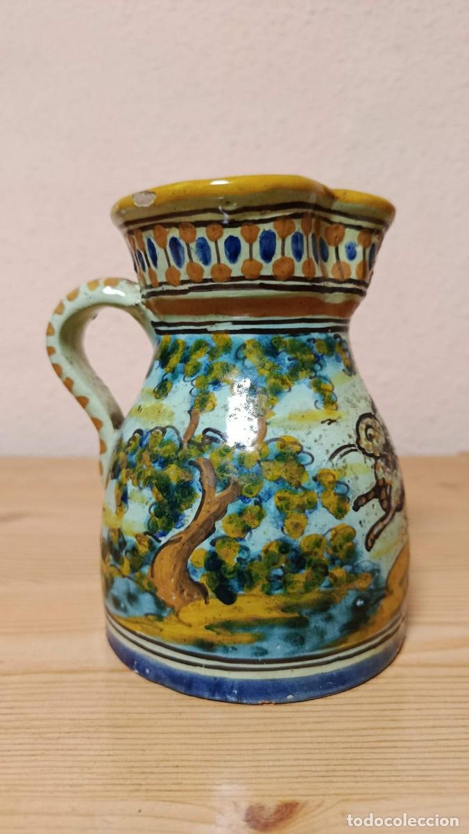 Antig&uuml;edades: Jarra cer&aacute;mica Talavera Niveiro liebre - 13,5 cm - mediados s. XX