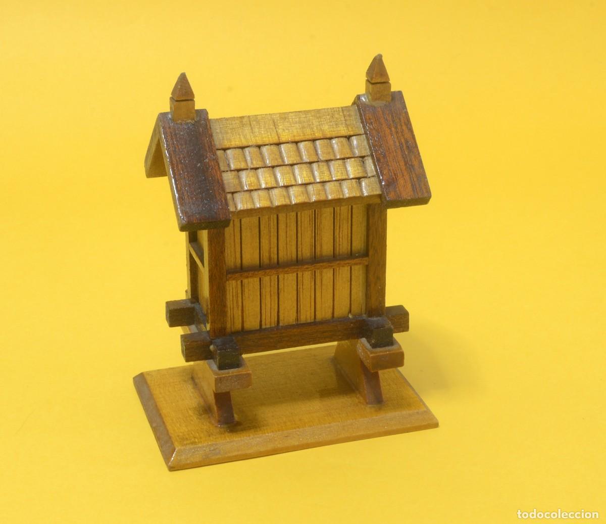 Antig&uuml;edades: FIGURITA DECORATIVA VINTAGE, H&Oacute;RREO DE MADERA