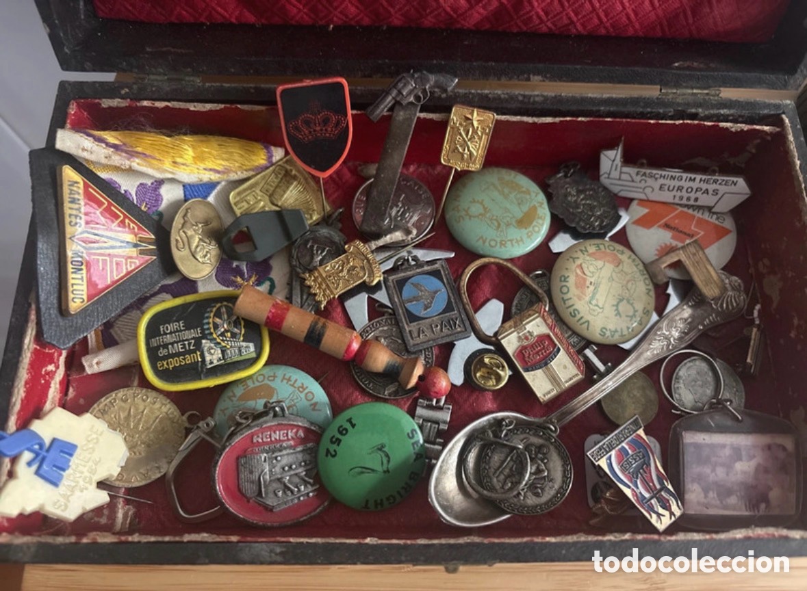 Antig&uuml;edades: Lote antiguedades, medallas, insignias, varios