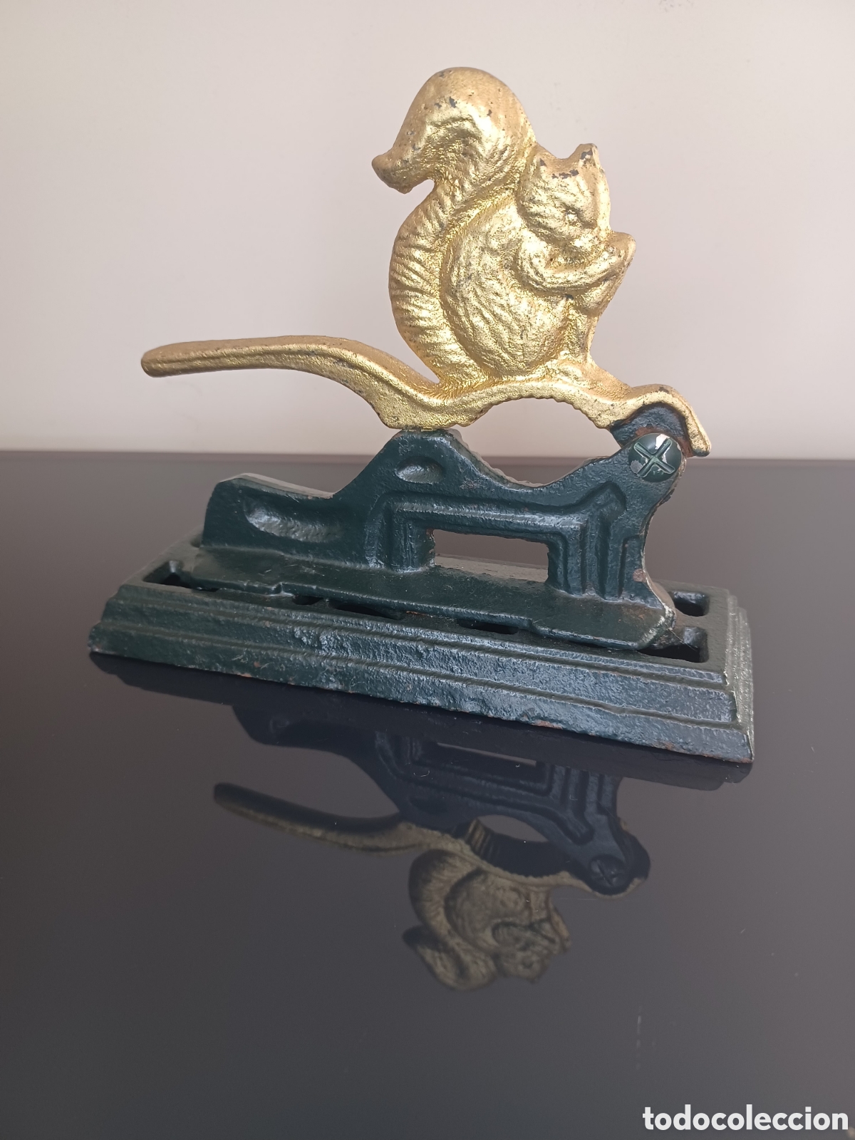 Antig&uuml;edades: Magn&iacute;fico Cascanueces Mec&aacute;nico de Sobremesa en Hierro Fundido - (Origen Franc&eacute;s) 1920-1930
