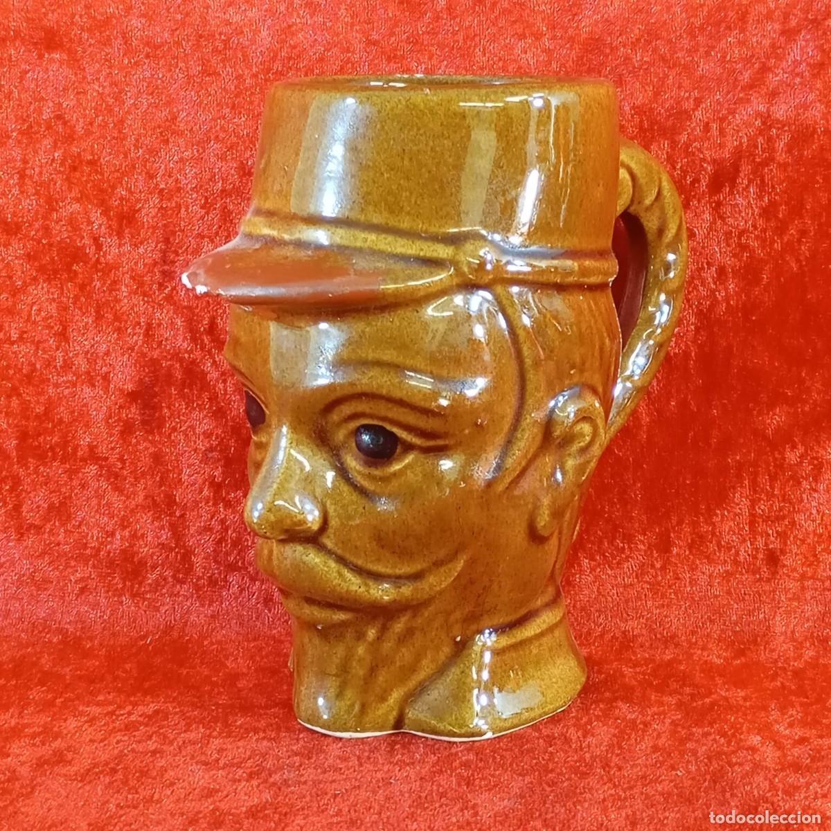 Antig&uuml;edades: JARRA DE CER&Aacute;MICA VINTAGE - ESMALTADA COLOR MARR&Oacute;N - SOLDADO - ESTILO TOBY - SIGLO XX - 14 CM ALTO