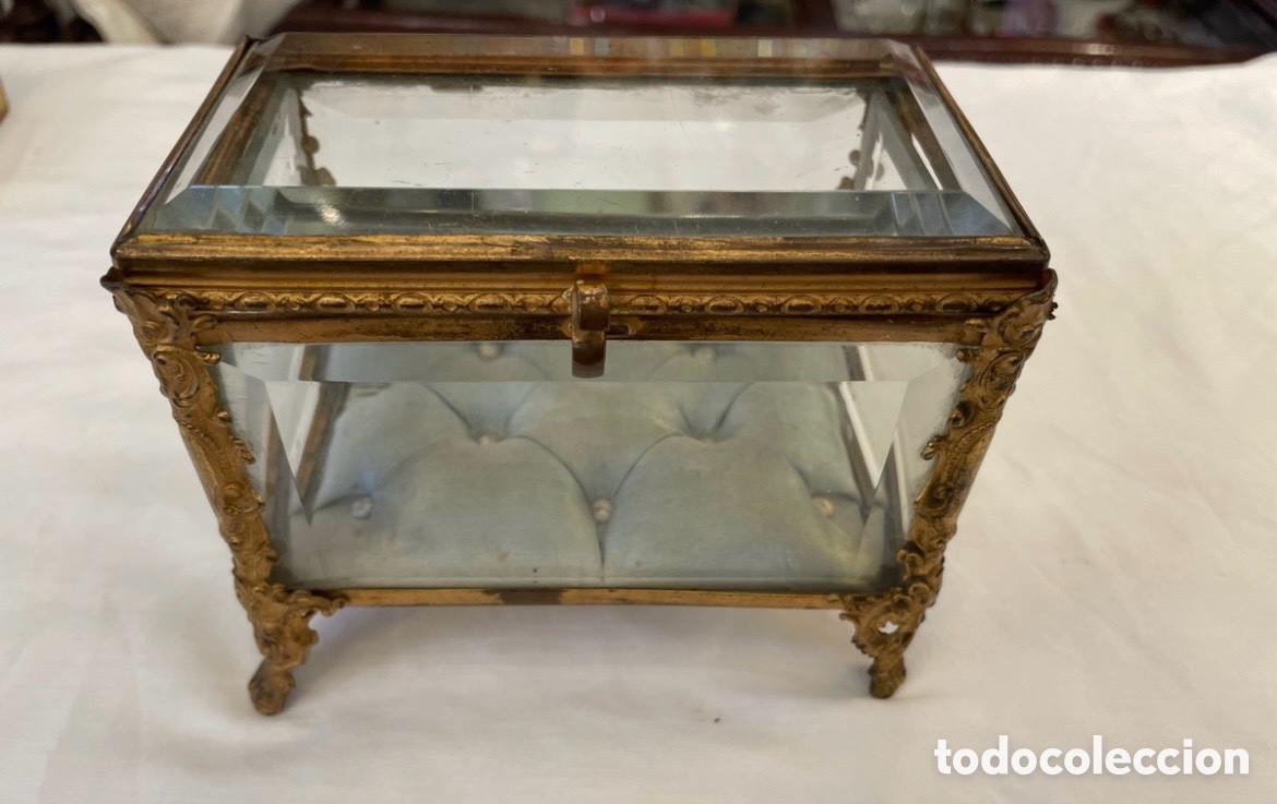 Antig&uuml;edades: Joyero de cristal y bronce siglo XIX