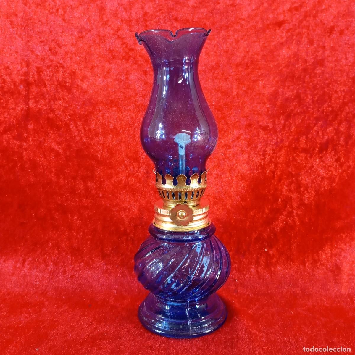 Antig&uuml;edades: LAMPARA VINTAGE DE QUEROSENO - VIDRIO AZUL - MARCA FAIRY - N&ordm; 54 - HONG KONG - 19,5 CM DE ALTO - 01