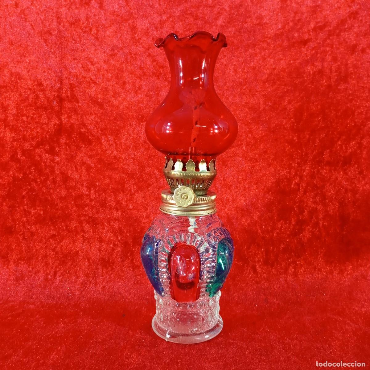 Antig&uuml;edades: LAMPARA VINTAGE DE QUEROSENO - VIDRIO ROJO - MARCA LSK - N&ordm; 990 - HONG KONG - 19,5 CM DE ALTO - 02