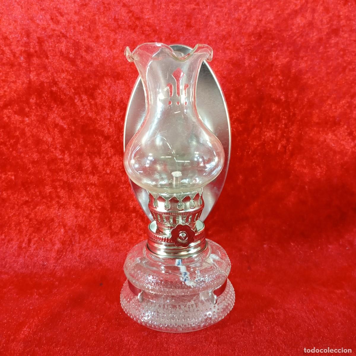 Antig&uuml;edades: LAMPARA VINTAGE DE QUEROSENO - VIDRIO - MARCA FAIRY - N&ordm; K-166 - HONG KONG - 16,5 CM DE ALTO - 03