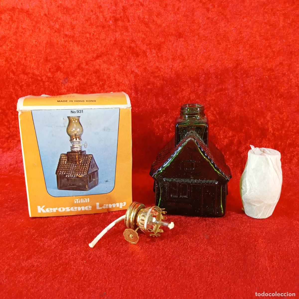 Antig&uuml;edades: MINI LAMPARA VINTAGE DE QUEROSENO - VIDRIO - MARCA LSK - N&ordm; 931 - HONG KONG - 16 CM DE ALTO - 08