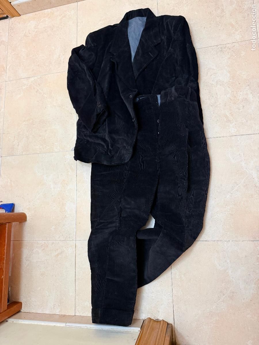 Antig&uuml;edades: Conjunto de pana negra chaqueta y pantalon
