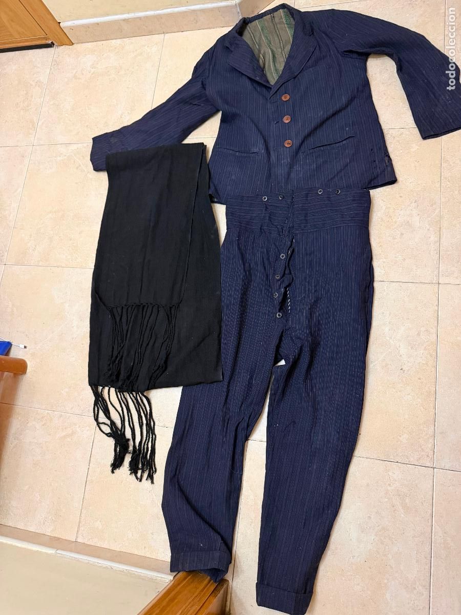 Antig&uuml;edades: Conjunto pantal&oacute;n y chaqueta rayado