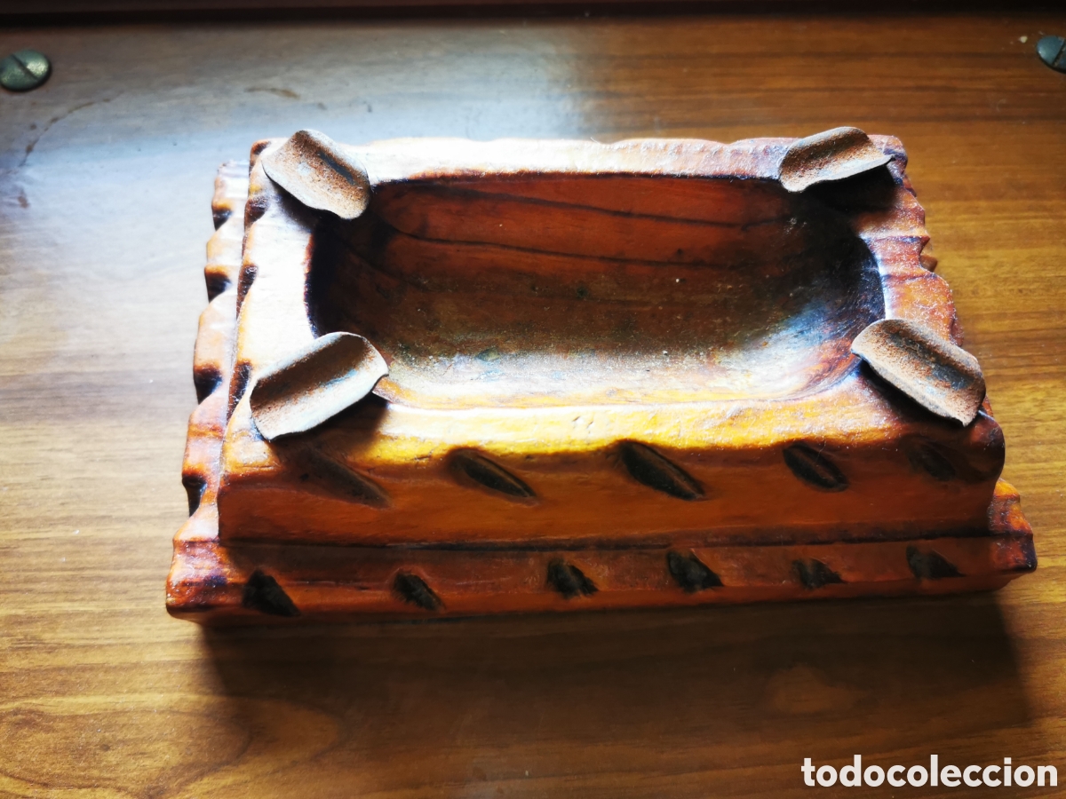 Antig&uuml;edades: cenicero tallado vintage