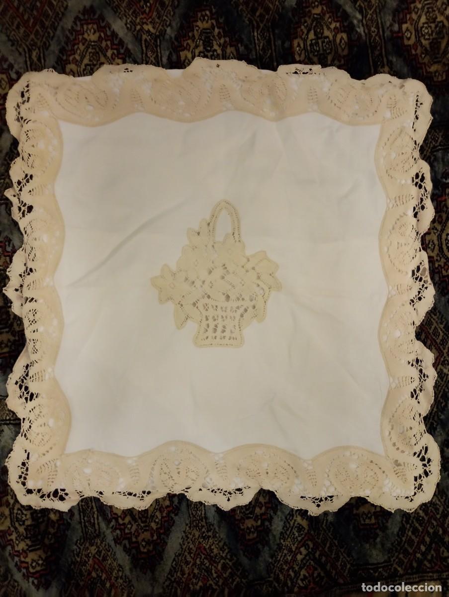Antiques: Precioso cuadrante antiguo (funda de coj&iacute;n) de encaje -principios s.XX- de unos 50x50cms.por apenas