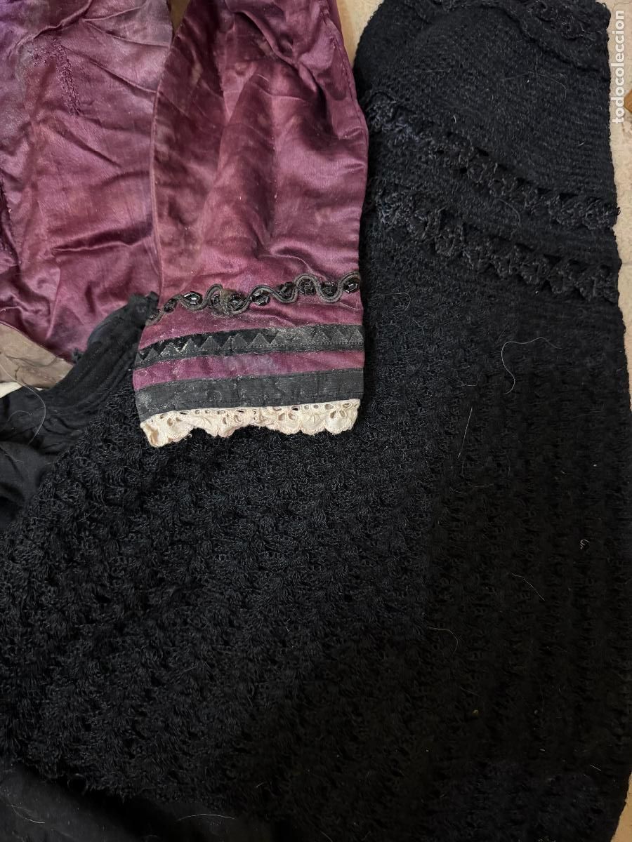 Antig&uuml;edades: Conjunto de mujer indumentaria aragonesa