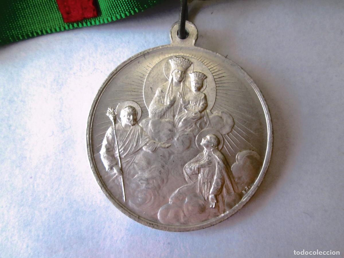 Antig&uuml;edades: MEDALLA ARCHICOFRADIA VIRGEN DE LA SALUD - SAN JOSE SAN CAMILO - 3,5 DIAMETRO - CINTA 45 CM